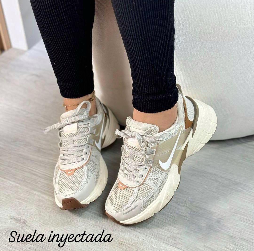 Nike Arana Tenis Dama